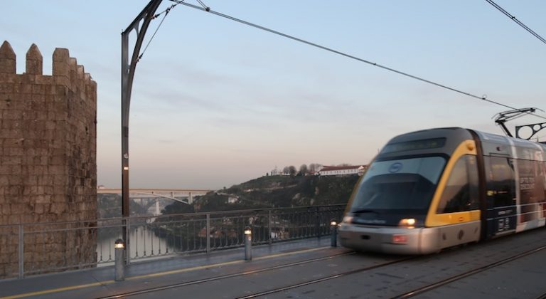 Transporte no Porto: carro, uber, ônibus e metrô