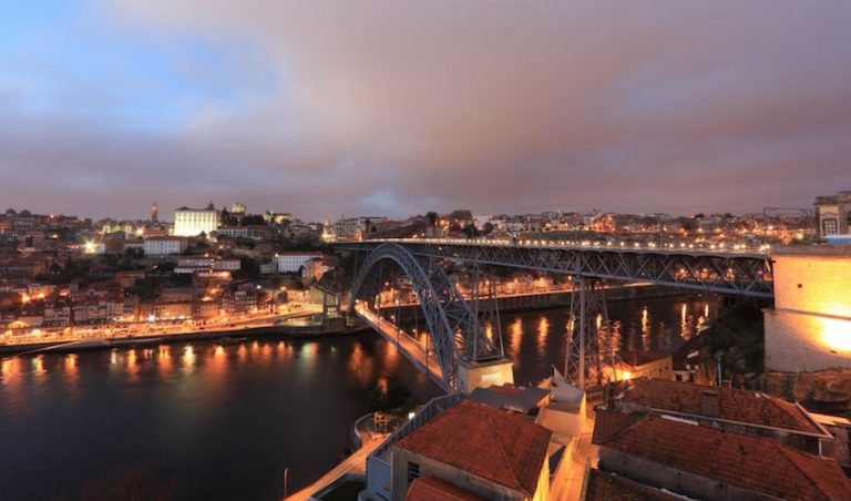 Hotéis para o réveillon no Porto (com dicas de festas, ceias em restaurantes e shows de fogos)